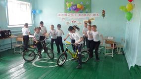 Фигурное вождение на велосипеде